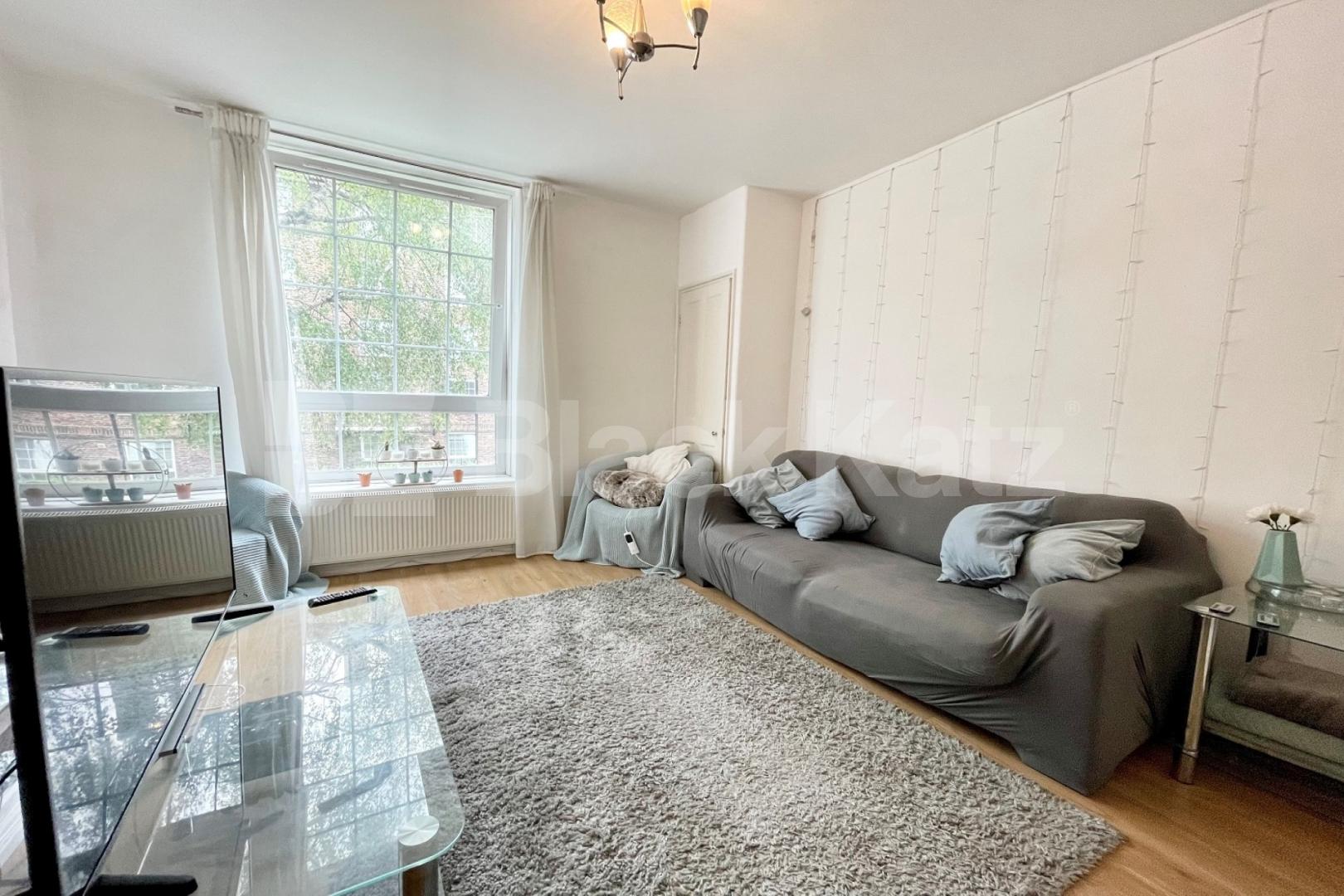 Superbly located to either London Bridge or Borough  Long Lane , Borough / London Bridge